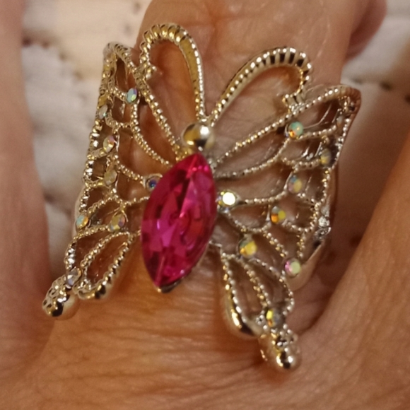 New silver/pink butterfly ring - Picture 3 of 3
